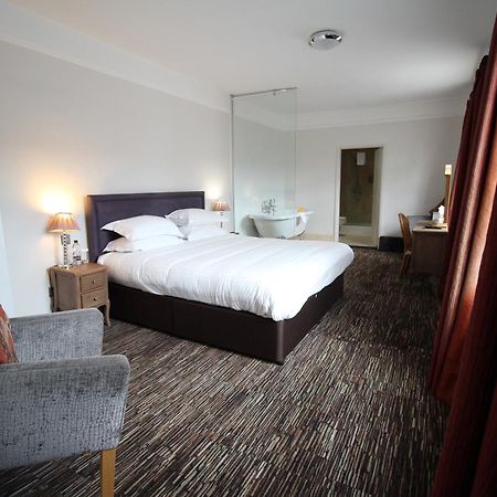 The Saracens Head Hotel Great Dunmow Extérieur photo