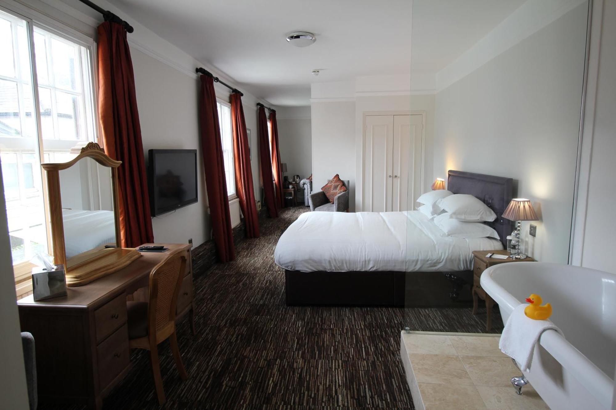 The Saracens Head Hotel Great Dunmow Extérieur photo