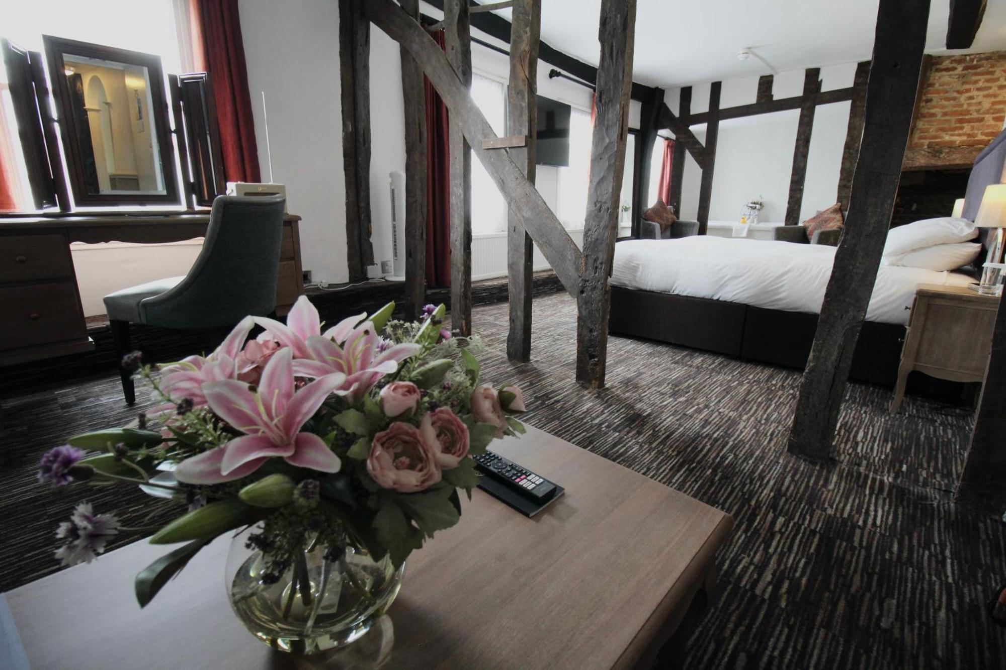 The Saracens Head Hotel Great Dunmow Extérieur photo