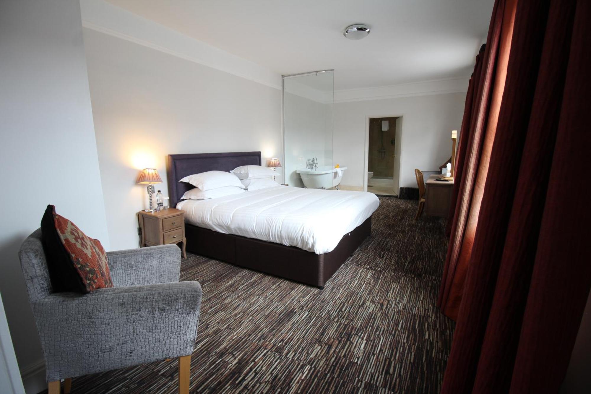 The Saracens Head Hotel Great Dunmow Extérieur photo